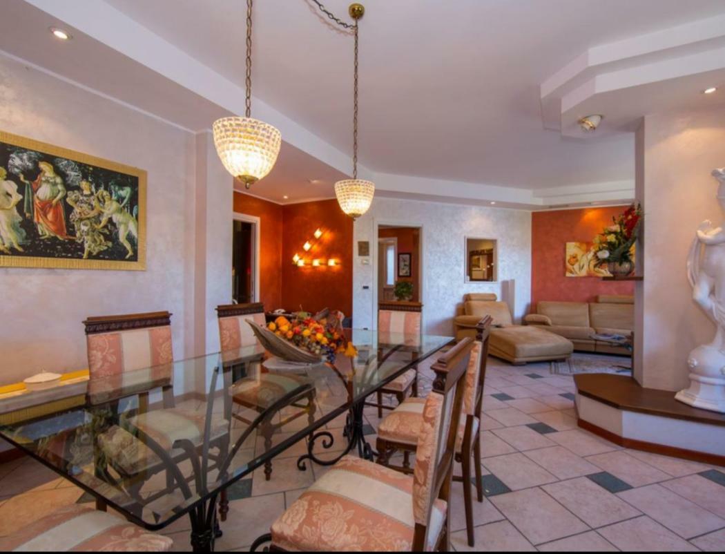 Lo Specchio Sul Lago - The House Of Travelers Комо Экстерьер фото