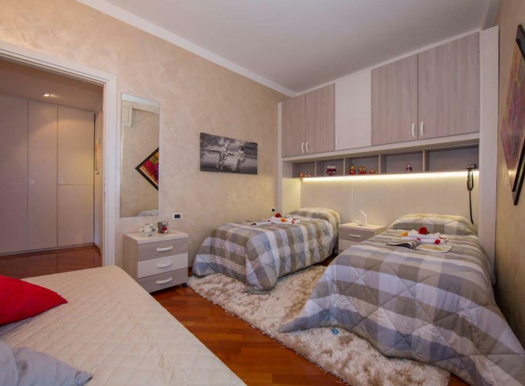Lo Specchio Sul Lago - The House Of Travelers Комо Экстерьер фото